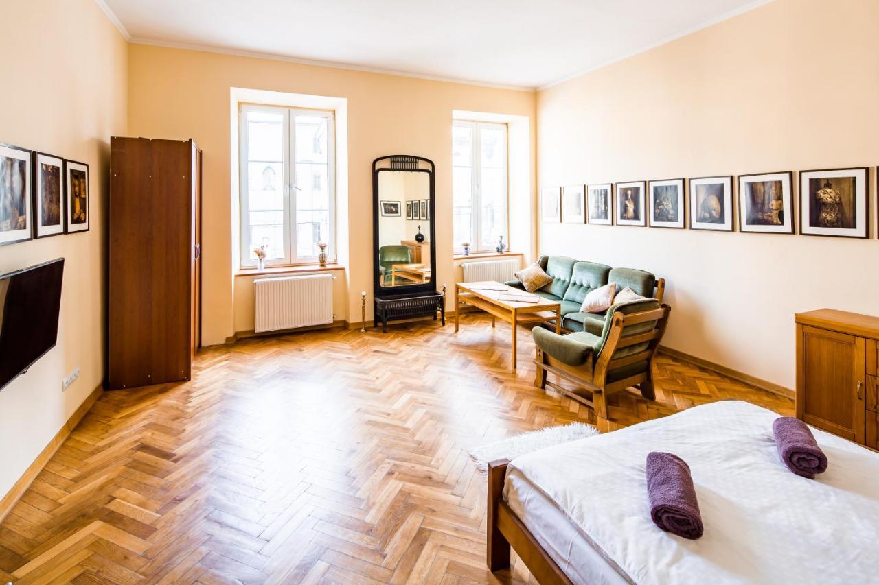 Romari Ставропігійська Apartment ลวีฟ ภายนอก รูปภาพ